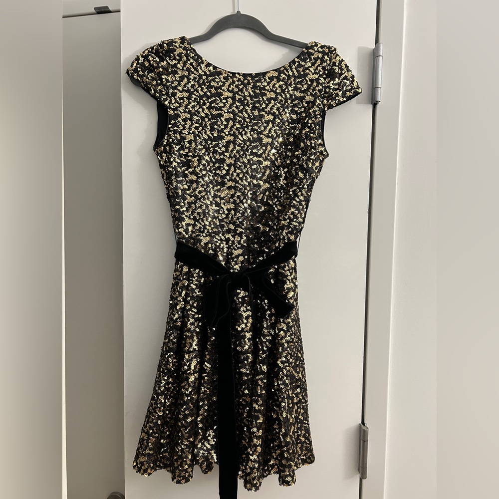 Black/Gold completely sequined badgley Mischka party dress